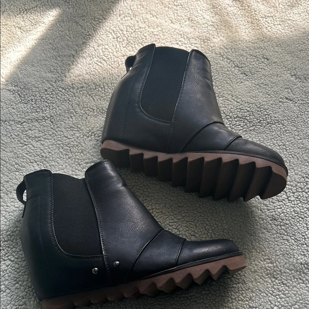 Black Wedge Ankle Boots sz:7